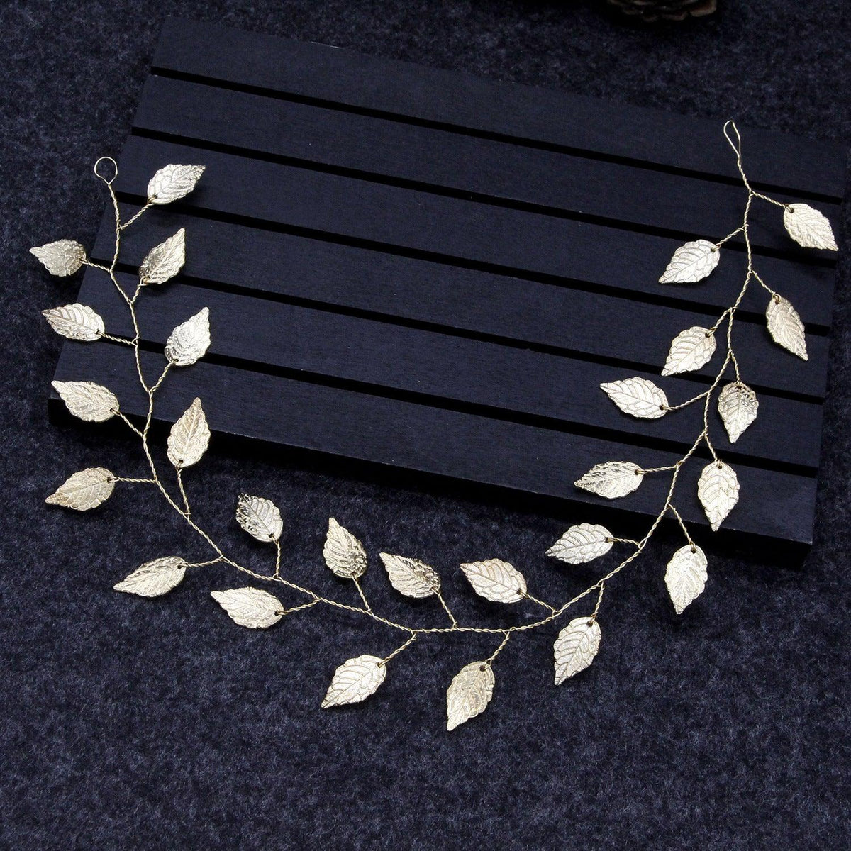 Hiuskoru, panta/ROMANCE, Minimalistic Gold Twine