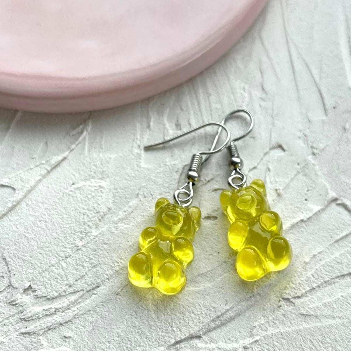Korvakorut, Light Yellow Gummy Bear -keltainen nallekarkki