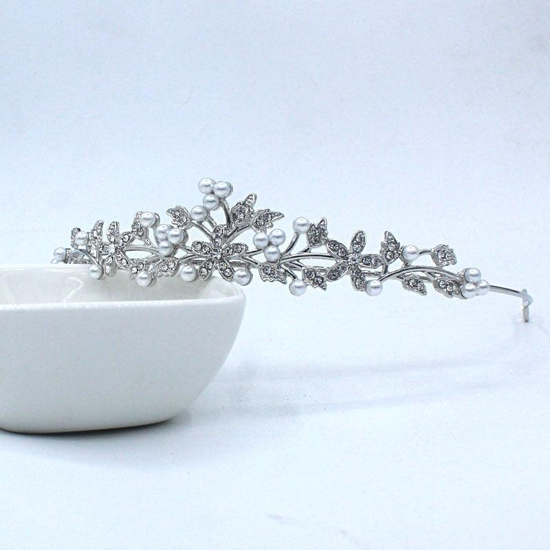 ROMANCE | Bianca -silver-colored graceful tiara with pearls