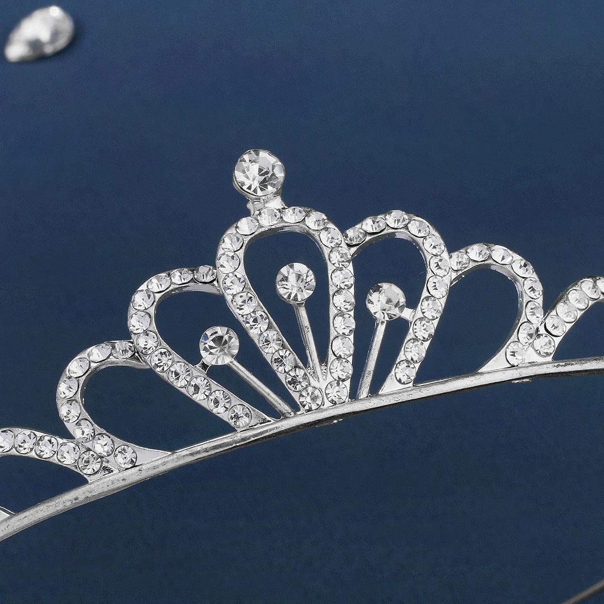 ROMANCE | Linette -hopeanvärinen kirkaskivinen tiara