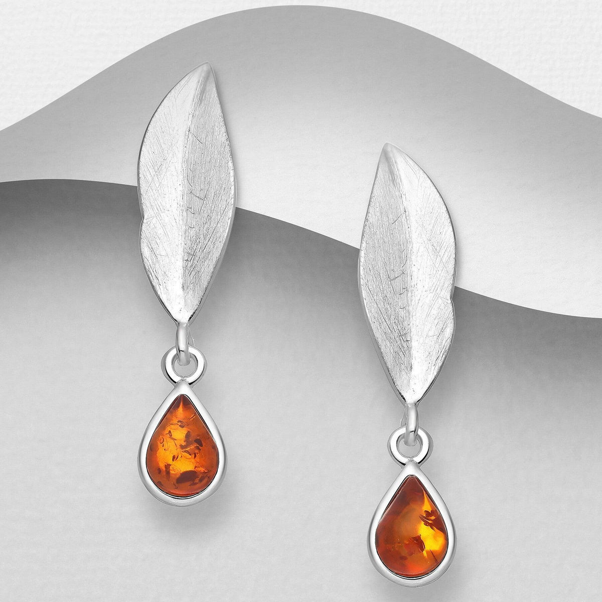 PREMIUM COLLECTION|Rut -hopeiset korvakorut meripihka koristeella