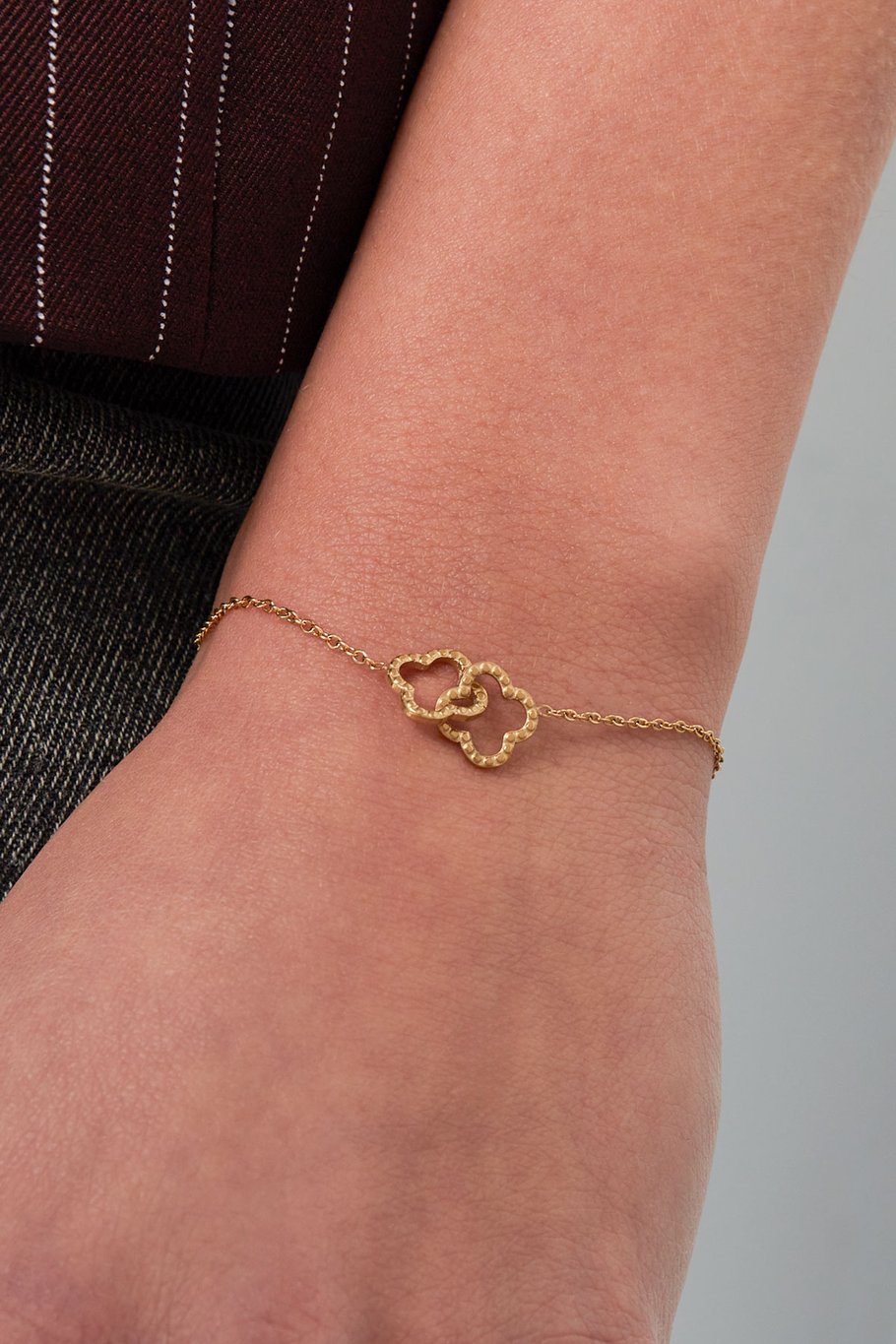 French Riviera | Linked Luck – lucky clover surgical steel bracelet (gold)
