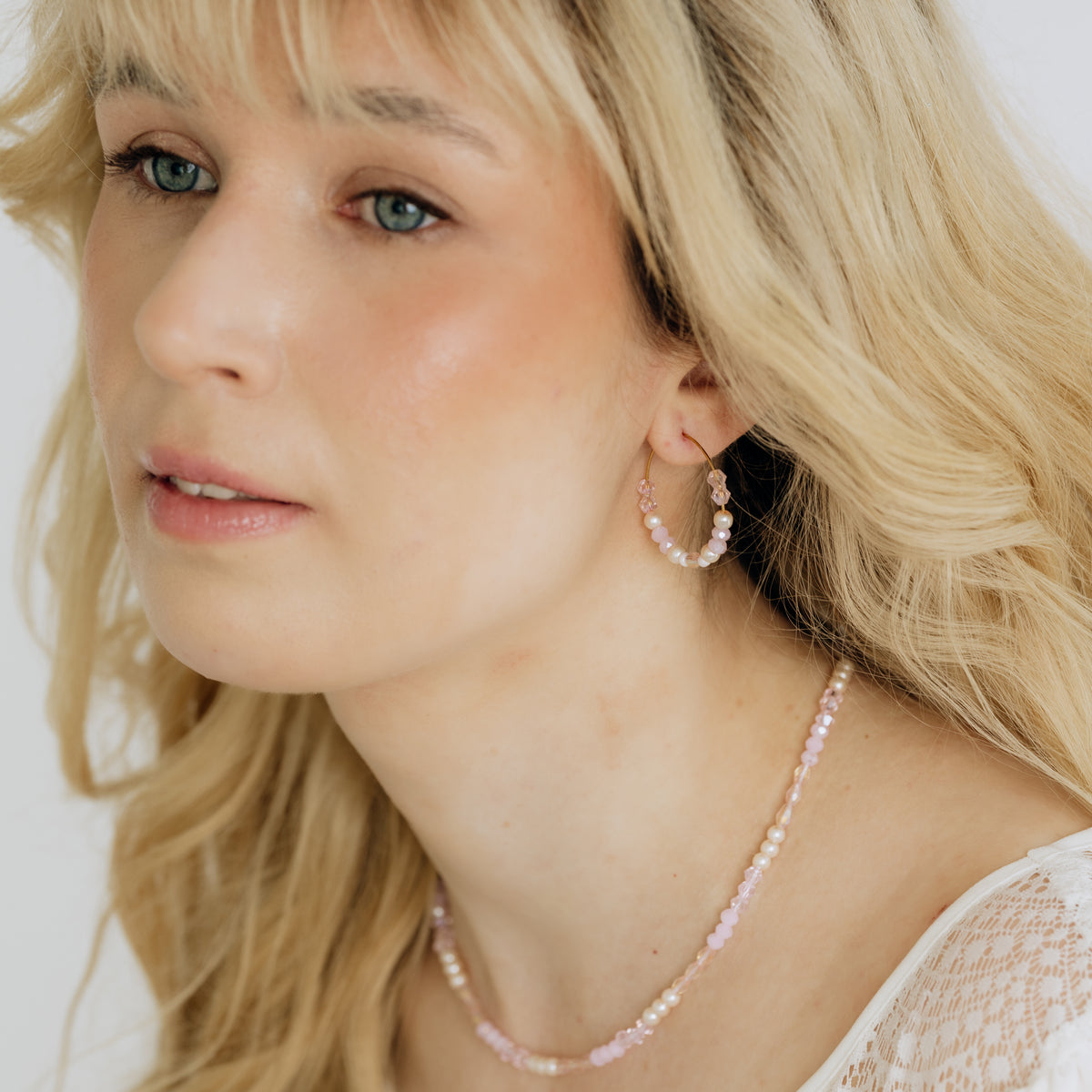 Jolie Rose -käsintehdyt helmirenkaat (vaaleanpunaisen sävyt, kulta)