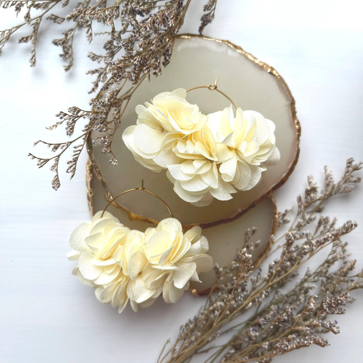 Jasmine -kukkakorvakorut (kerma)