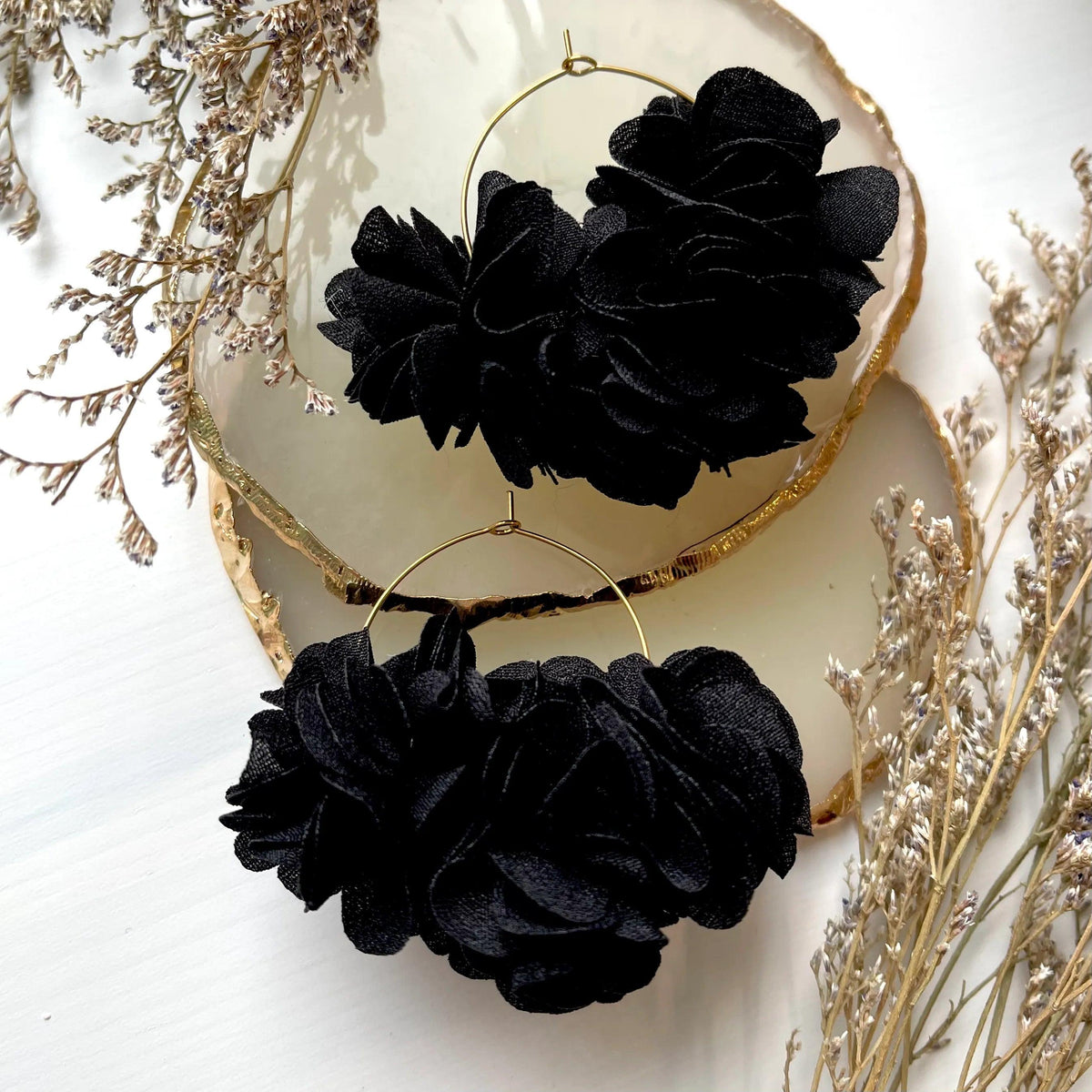 FRENCH RIVIERA | Jasmine flower earrings (black)