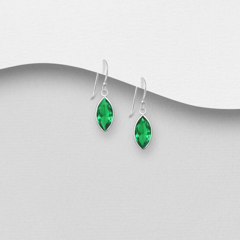 PREMIUM COLLECTION | Alva – green graceful dangling silver earrings