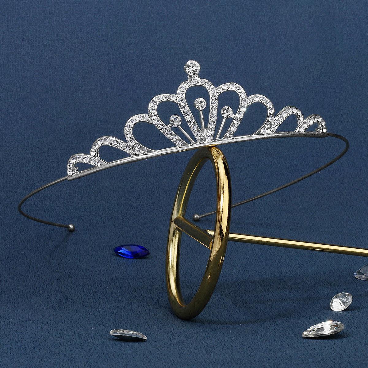 ROMANCE | Linette -hopeanvärinen kirkaskivinen tiara