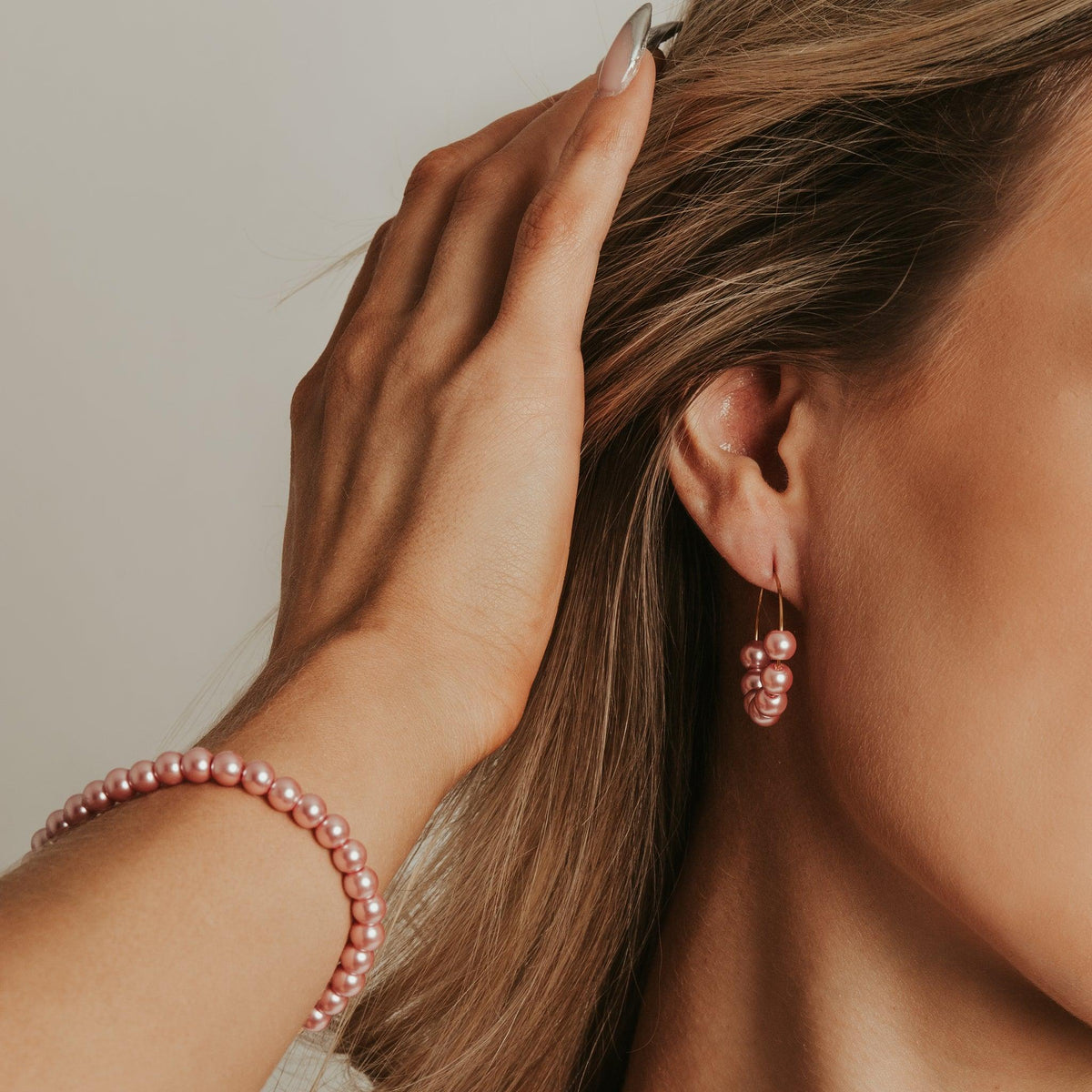 Jolie handmade pink pearl necklace