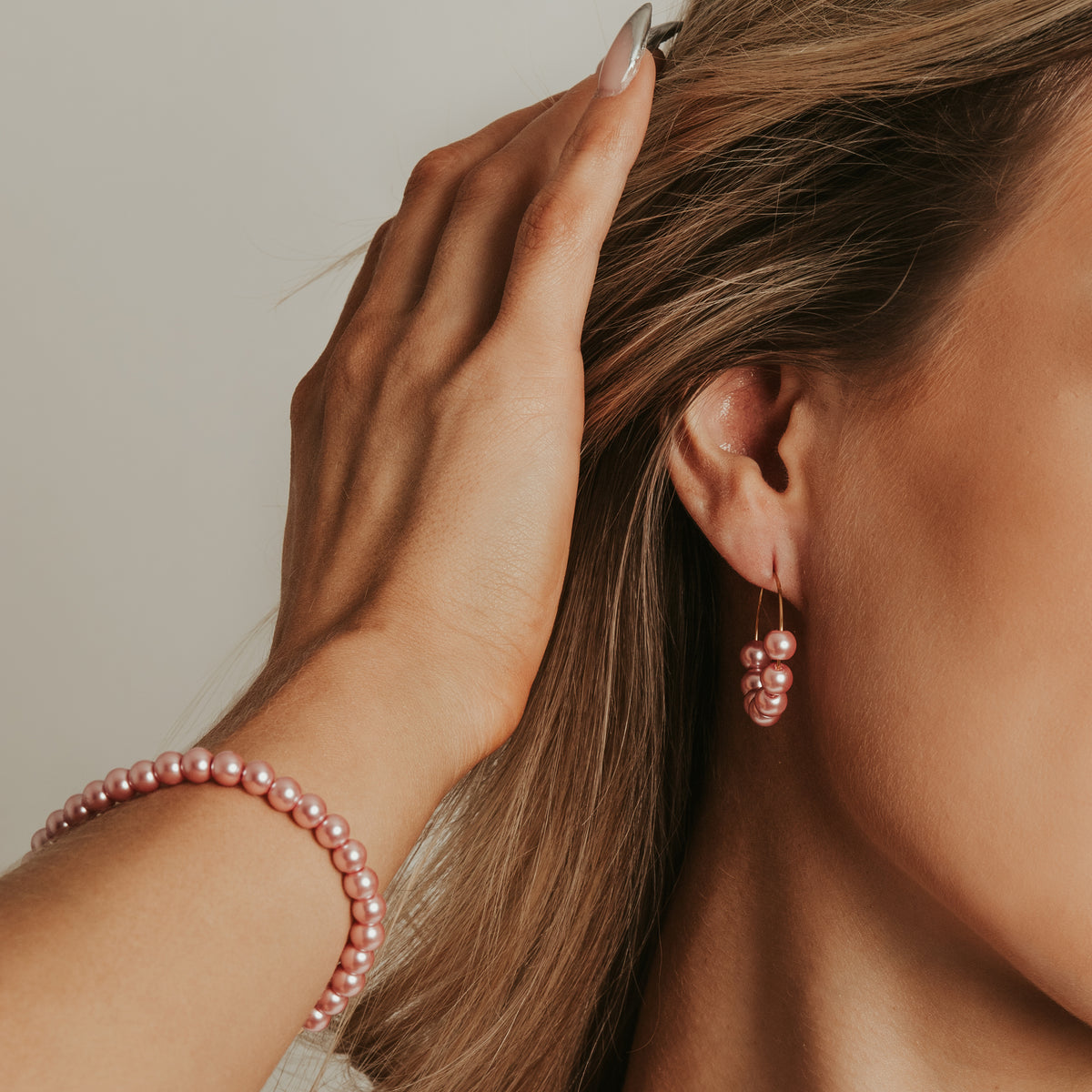 Jolie pink handmade bead bracelet