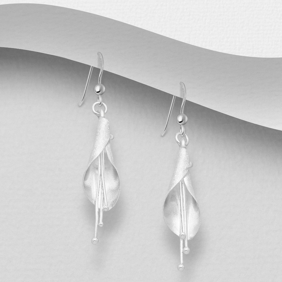 PREMIUM COLLECTION|Kalla -hopeiset mattapintaiset kukkakorvakorut