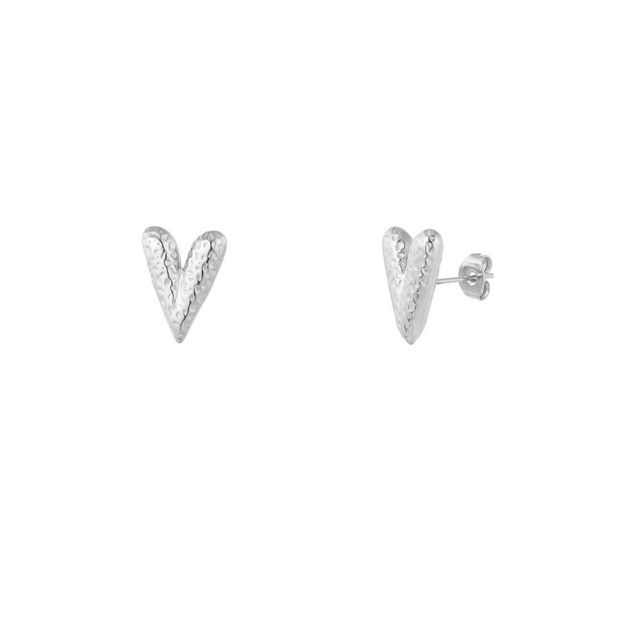FRENCH RIVIERA | Amour Vibes – heart studs made of surgical steel (silver)