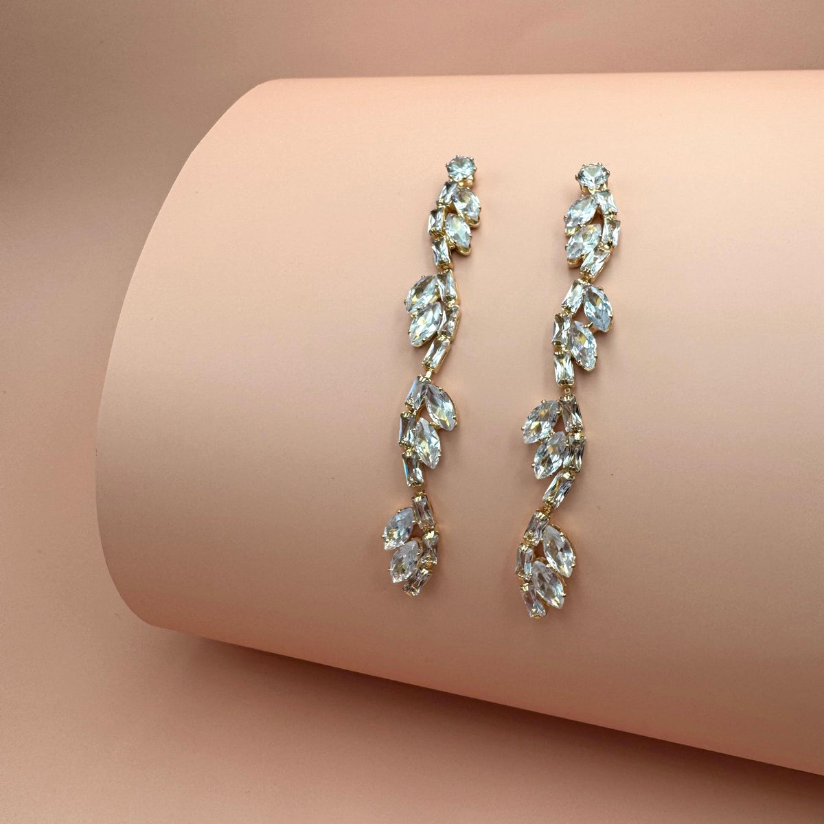 FRENCH RIVIERA | Selina Earrings -kirkkaat juhlakorvakorut (kulta)