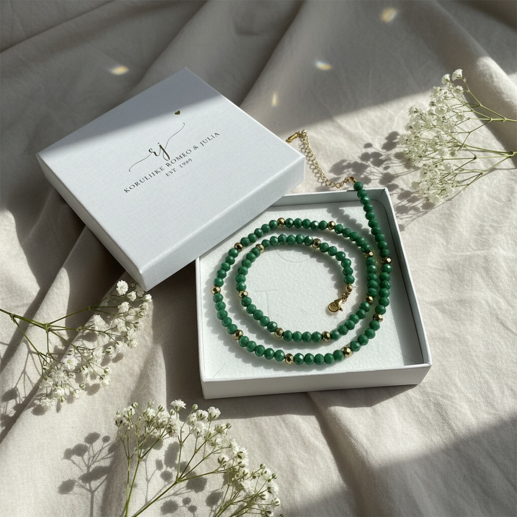 Jolie Emerald handmade green pearl necklace (green, gold)