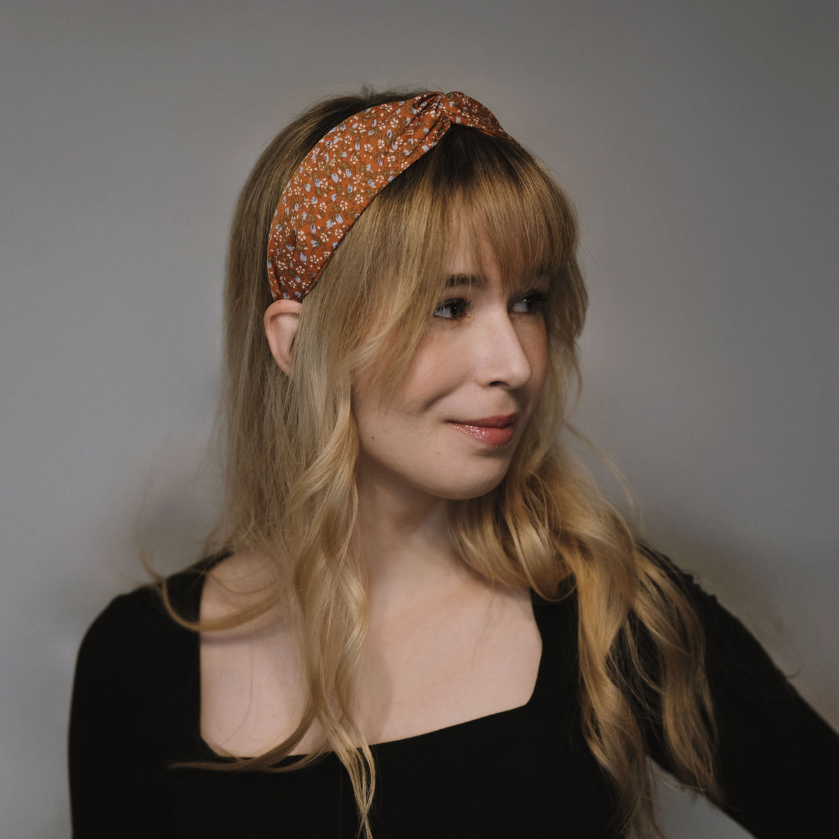 SUGAR SUGAR® | Meadow Bloom COMFY – joustava hiuspanta (murrettu oranssi)