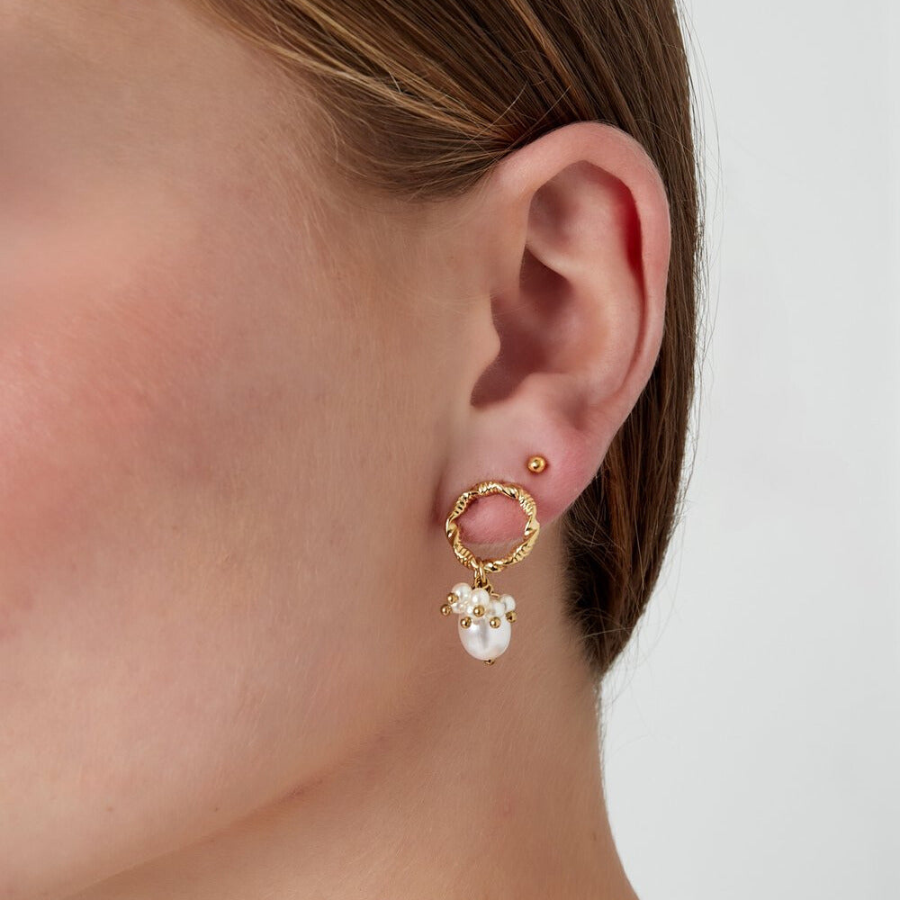 FRENCH RIVIERA | Pearl Mirage – dangling pearl earrings (gold, surgical steel) 
